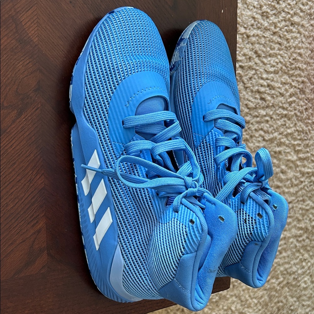 New without box never worn Adidas Pro Bounce  Mens basketball shoe size 12